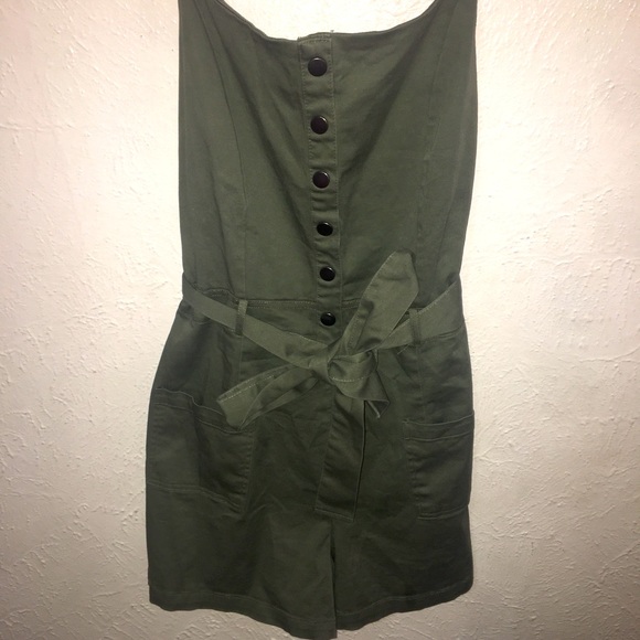 Olive Green Romperđź«’đź’š - Picture 1 of 6